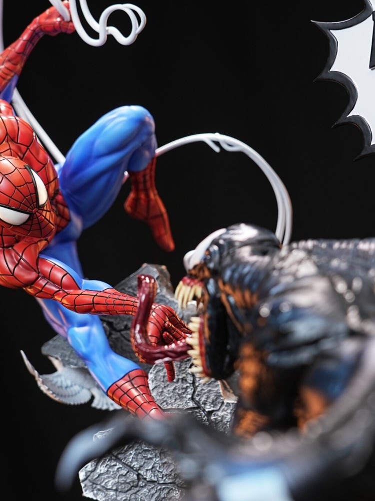 27 Prison Studio – Spider-Man vs Venom