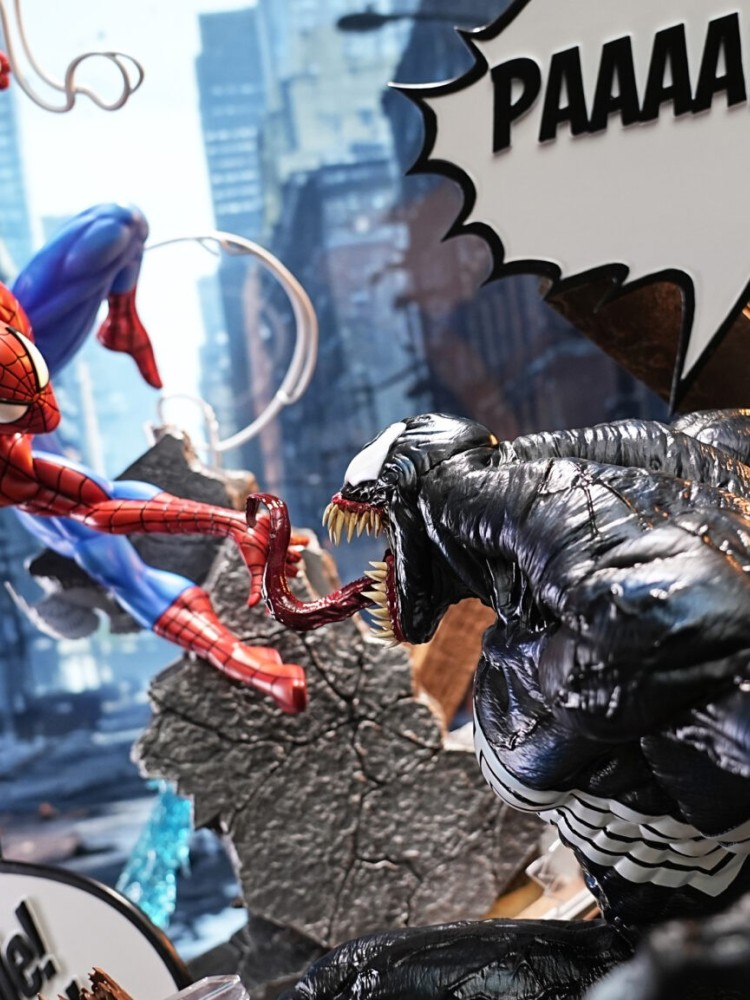 27 Prison Studio – Spider-Man vs Venom