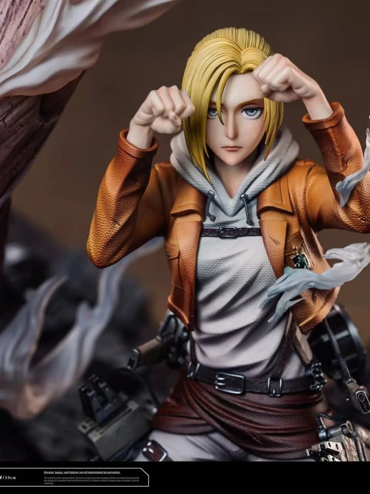 Hertz - Annie and Female Titan